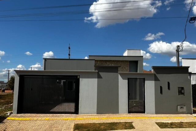 CASA NO JARDIM BOUGAVILLE